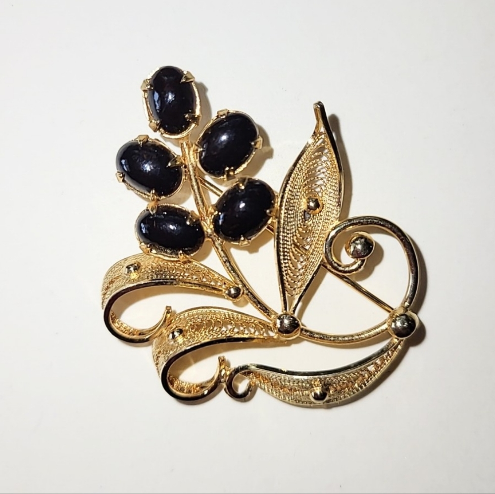 SORRENTO BLACK ONYX & GOLD-FILLED PIN BROOCH - GF FILIGREE LEAVES